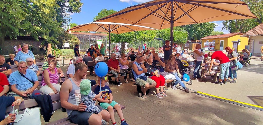 Das Interesse am Thema ist groß. Während der Podiumsdiskussion auf dem Fest der Begegnung im Stendaler Tiergarten waren die Plätze voll besetzt.