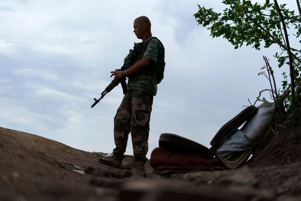 Die Front zwischen ukrainischen Truppen (im Bild) und Einheiten der von Moskau gesteuerten Separatisten verläuft seit 2014 nur wenige Kilometer nordöstlich von Donezk.