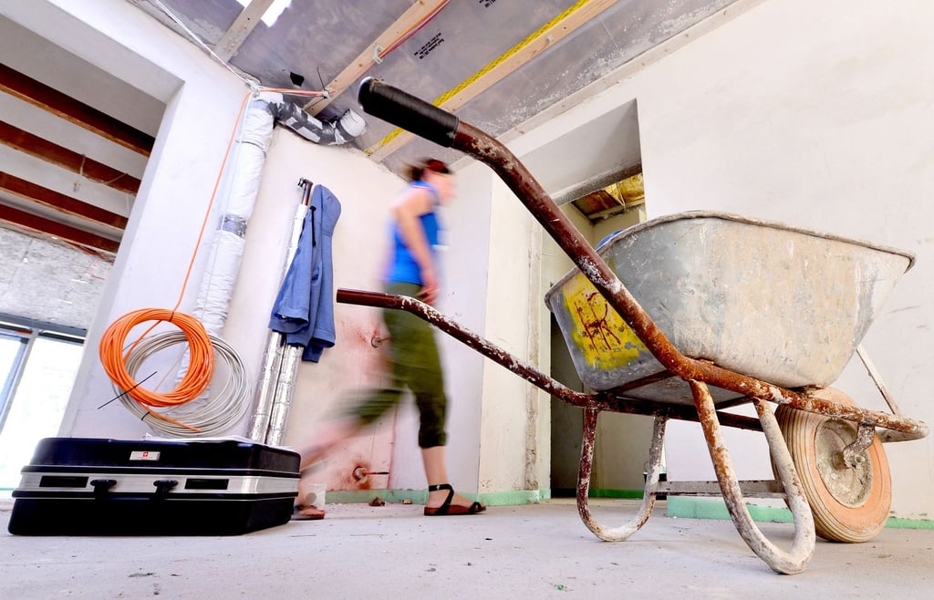 Baustellenfotos zeigen selten ein schönes Motiv. Aber sie sind praktisch, gerade Detailaufnahmen sowie die genaue Position von Leitungen und Rohren.