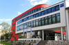 Der Hauptsitz der IHK Halle-Dessau in Halle. Wer Dienste in Anspruch nehmen will, muss jetzt vielfach dort hin.