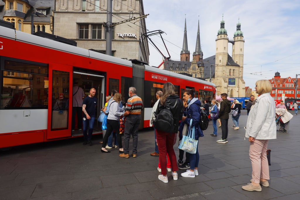 Auch in Halle haben sich die Fahrgastzahlen durch das Neun-Euro-Ticket stark erhöht.
