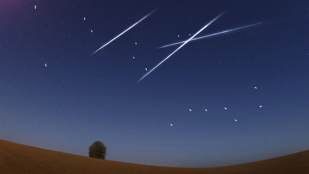 Wenn der Nachthimmel nicht bewölkt und der Mond schon untergegangen ist, lassen sich Freitagnacht von einem geeigneten Standort aus besonders viele Sternschnuppen beobachten.