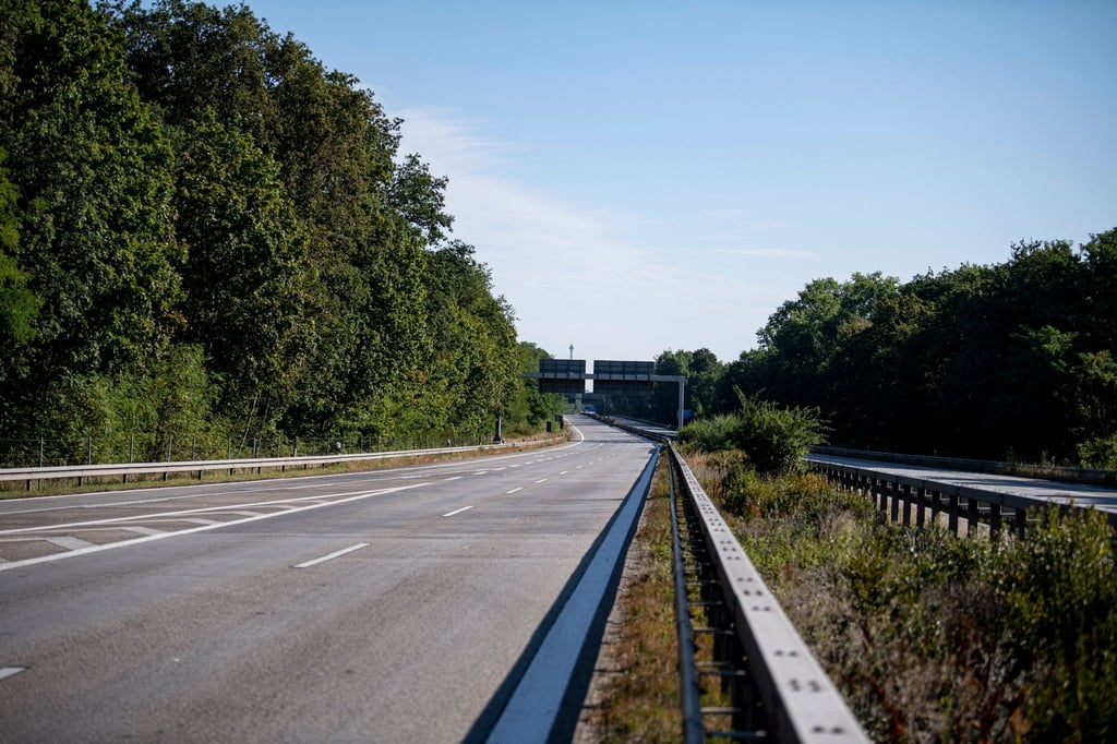 Die Autobahn Avus in der Nähe der Brandstelle.