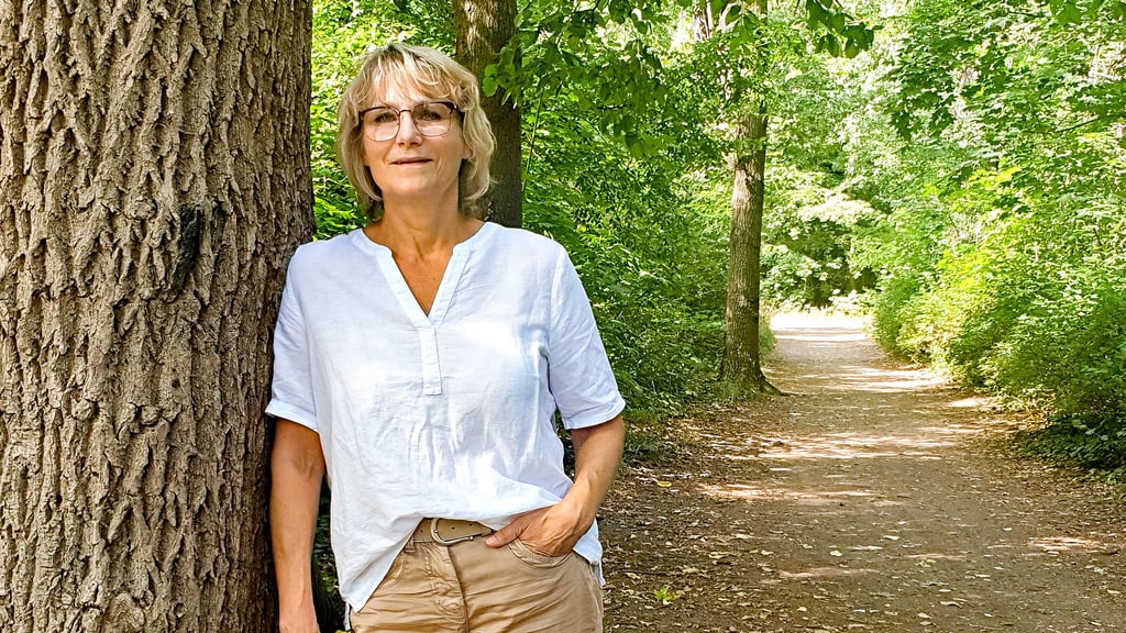 Köthens Umweltamtsleiterin Andrea Albrecht in der Fasanerie, wo es in den kommenden Jahren viel zu tun gebe.