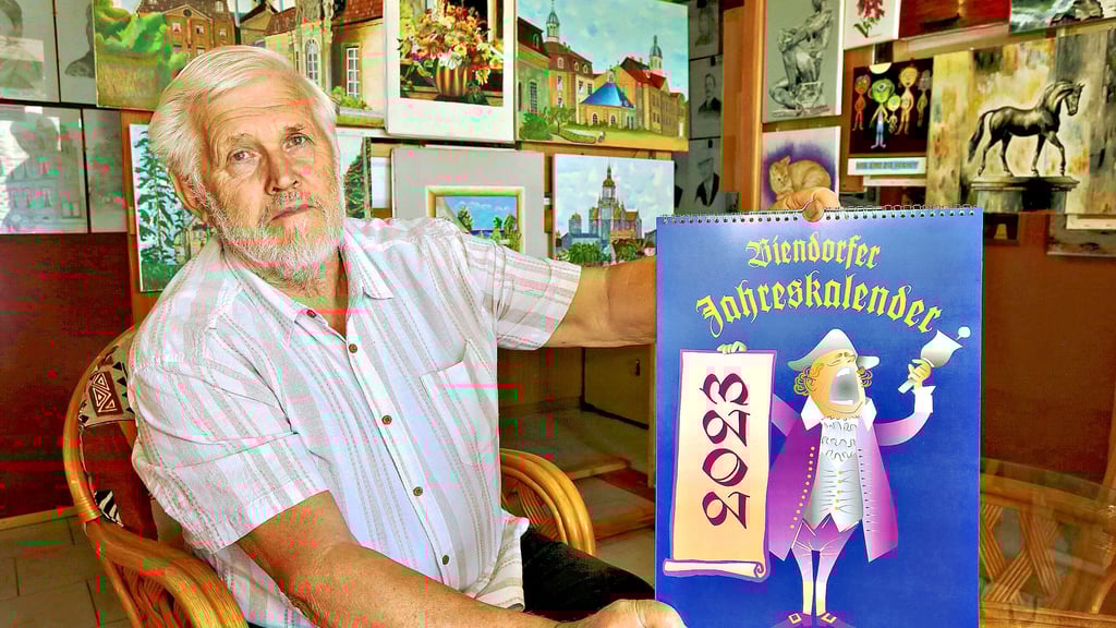 Rudolf Schreiber hat den Biendorfer Jahreskalender für 2023 vorgestellt.