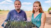 Das Ehepaar Fritzsche pflanzt regionale Wildblumen bei Gröna auf vier Hektar Fläche.