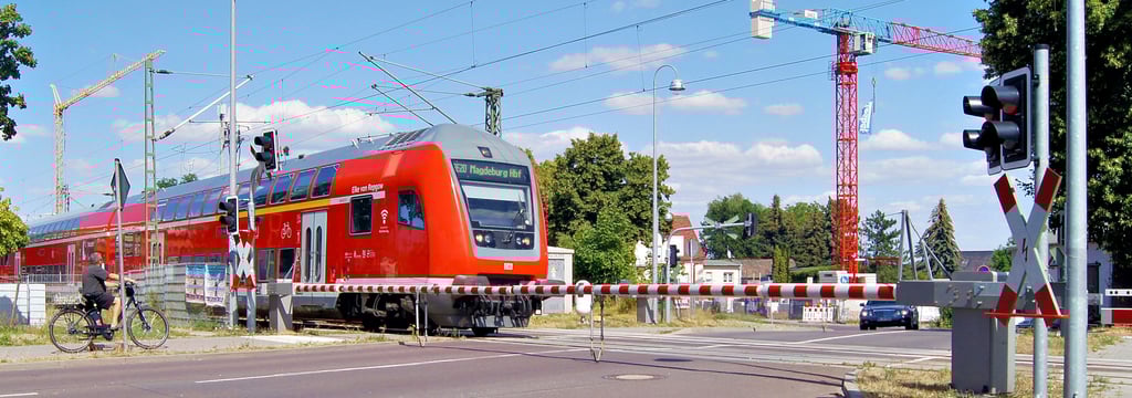 Manchmal öffnen sich Schranken schnell, manchmal erst nach über 15 Minuten. Nicht immer ist ein Zug zu sehen. Gibt es Abhilfe?