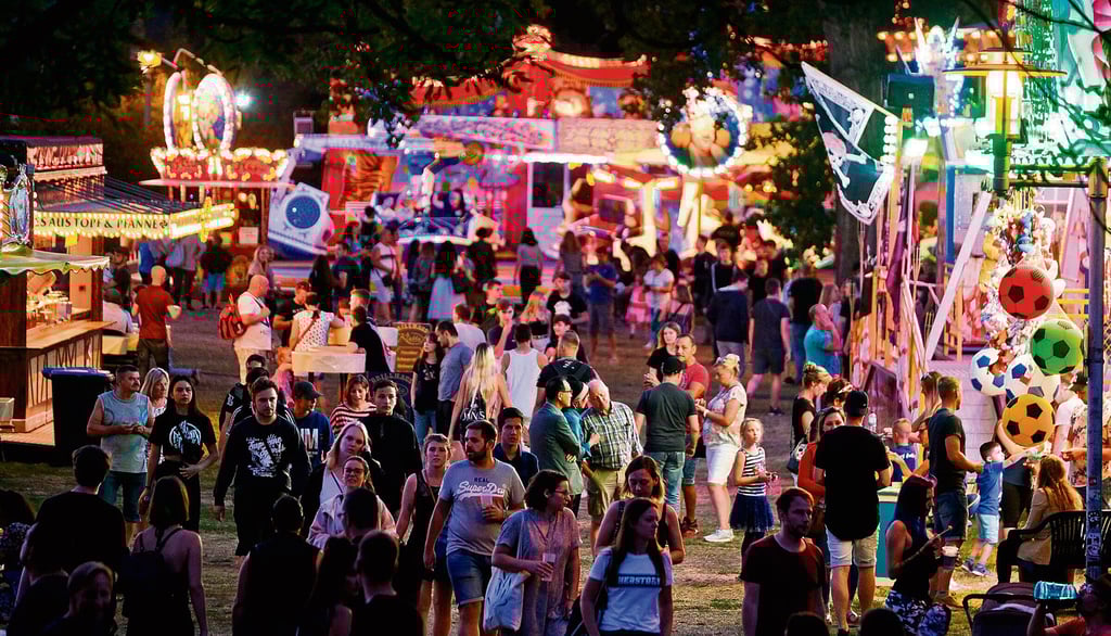 So bunt soll es nach zwei Jahren Pandemiepause wieder werden: Eröffnungsabend des Laternenfestes 2019.