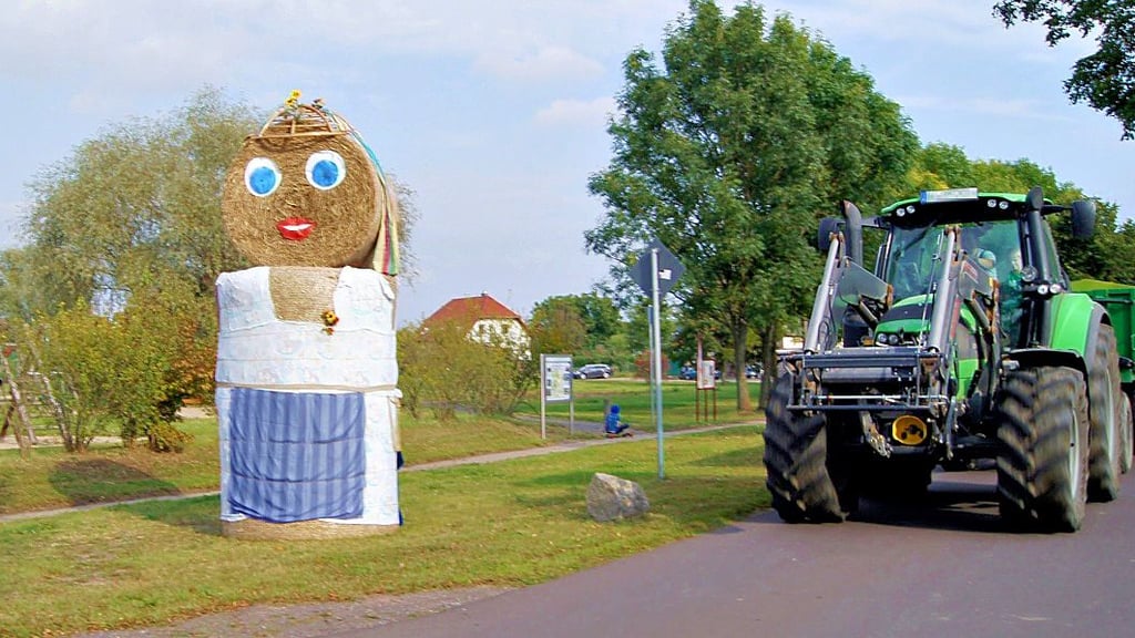 Glindenberg strohpuppe Trecker
