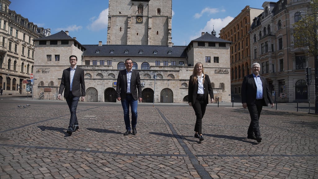 Die Freien Wähler (von links) André Hinniger, Falko Kadzimirsz , Andrea Menke und Johannes Menke im Wahlkampf zur Landtagswahl 2021.