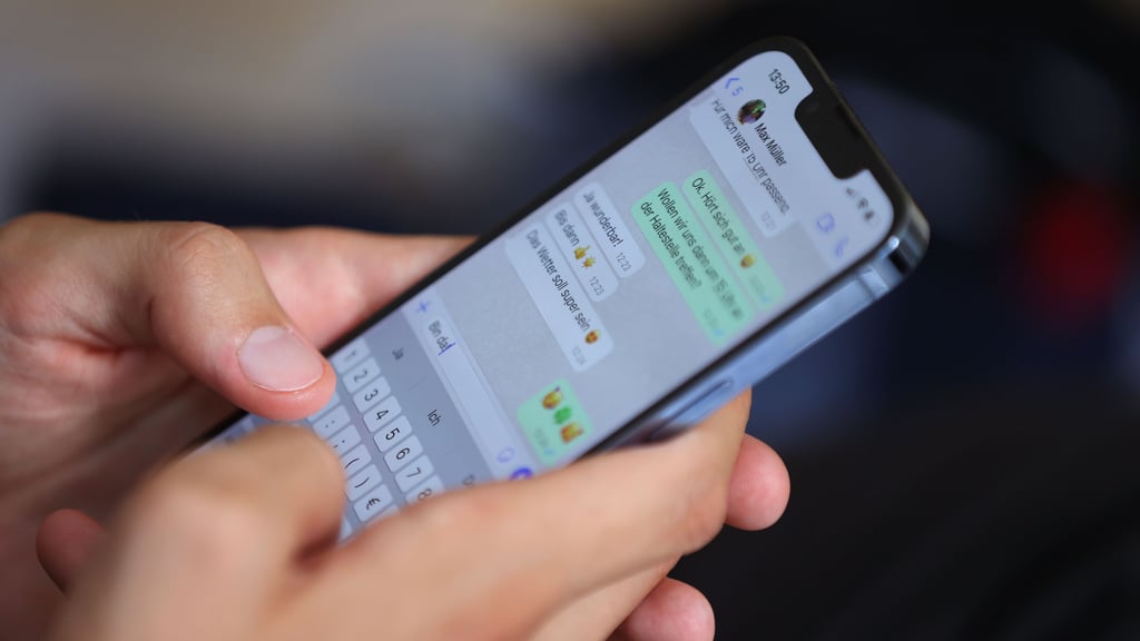 Mit drei neuen Features will WhatsApp seinen Nutzern mehr Kontrolle über ihre Privatsphäre geben.