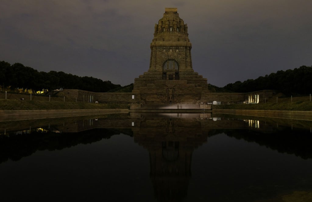 Blick aufs Völkerschlachtdenkmal in Leipzig, das vor dem Hintergrund der drohenden Energiekrise nicht mehr beleuchtet wird. Habecks Entwurf sieht vor, dass die Beleuchtung von Gebäuden und Denkmälern aus rein ästhetischen oder repräsentativen Gründen ausgeschaltet werden soll.