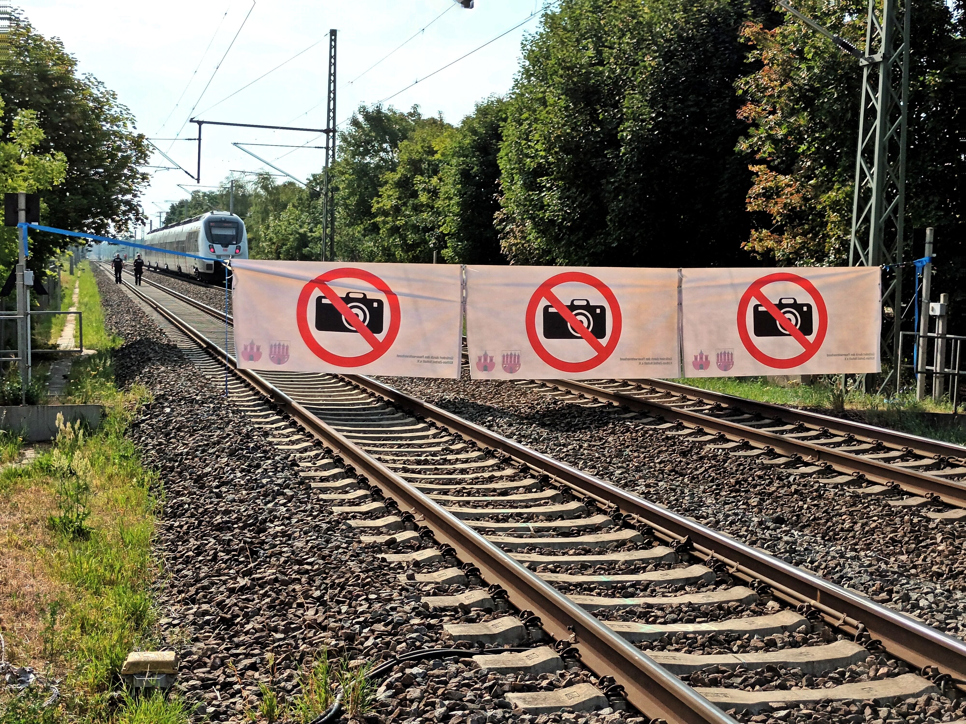 Zug Erfasst Frau In Zerbst: Bahnstrecke Voll Gesperrt: Tödlicher Unfall ...