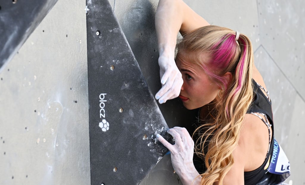 Hannah Meul beim Bouldern.