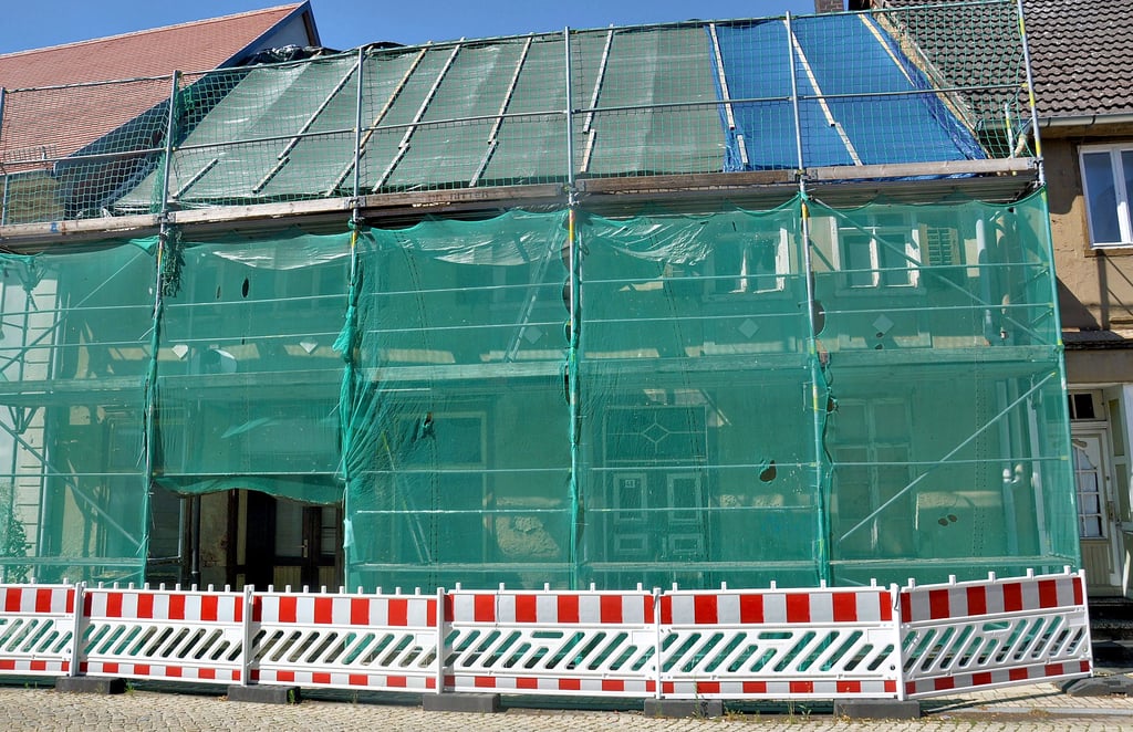 Blick auf das Wohn- und Geschäftshaus an der Breiten Straße 63 in Osterburg.