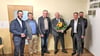 Sechs Männer und ein Blumenstrauß: Am 23. März nominierte die CDU Thomas Thamm zum Kandidaten für die Bürgermeisterwahl in Bördeland. 