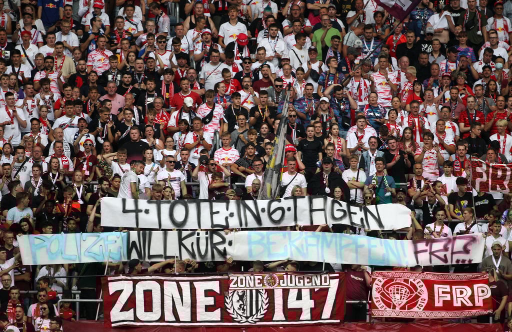 Banner der Fraction Red Pride bei RB Leipzig