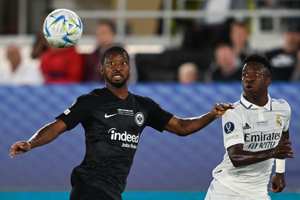 Wird der Frankfurter Eintracht vorerst fehlen: Almamy Touré (l).