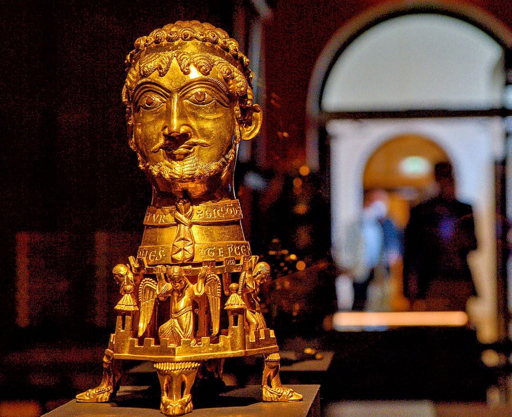 In der jüngsten Ausstellung widmete sich das Kulturhistorische Museum Magdeburg dem 900-jährigen Bestehen des Prämonstratenser-Ordens. Gezeigt wurde der Cappenberger Barbarossakopf.
