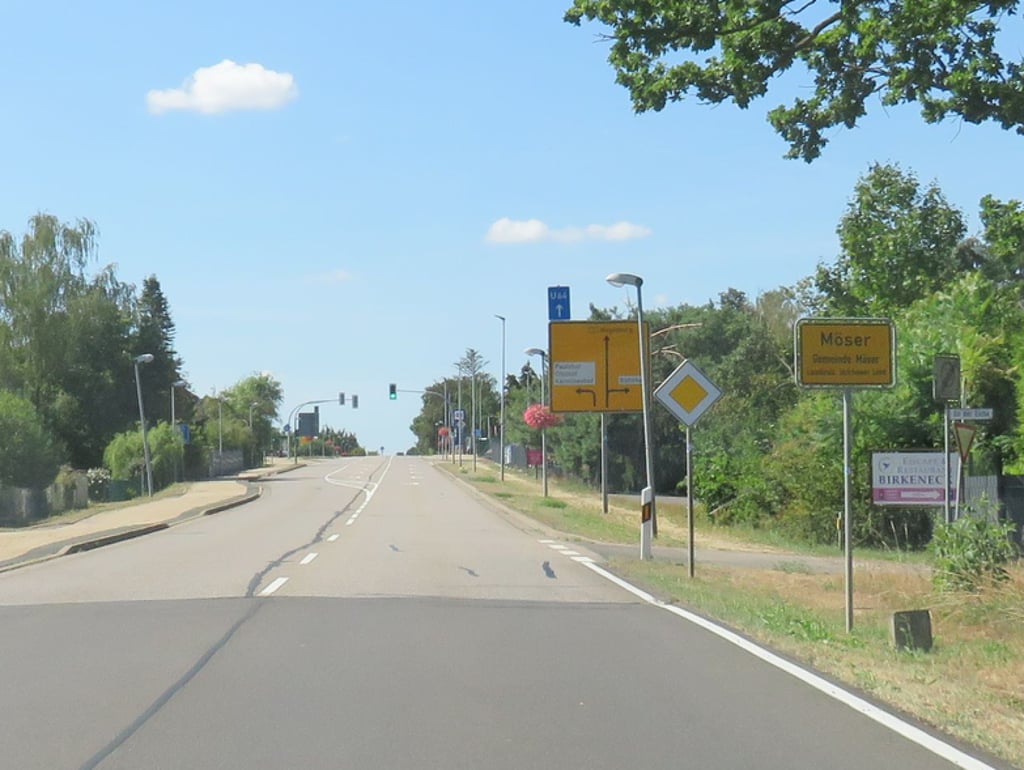 Die Verkehrswacht hat die Bundesstraße 1 durch Möser ins Visier genommen und festgestellt, dass hier Alarmstufe Rot gilt.