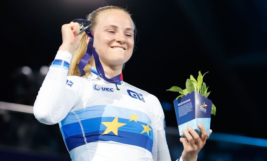 Lea Sophie Friedrich jubelt nach ihrem Sieg.