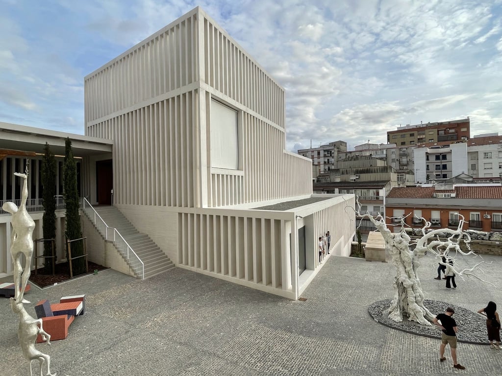 Das „Museo de Arte Contemporáneo Helga de Alvear“ von Emilio Tuñón wurde bereits mit zahlreichen internationalen Architekturpreisen ausgezeichnet.