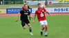 Sebastian Bäther (rechts) verlor mit Saxonia Tangermünde gegen den FSV Barleben 0:4.