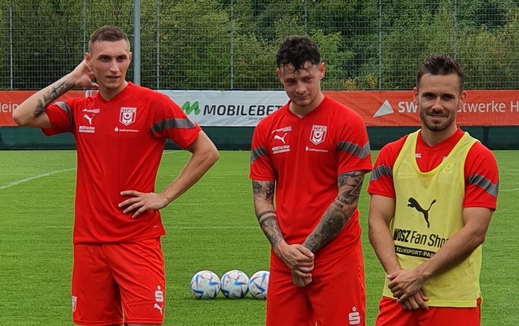 Dominik Steczyk (l.) stellte sich am Montag und Dienstag beim HFC vor.