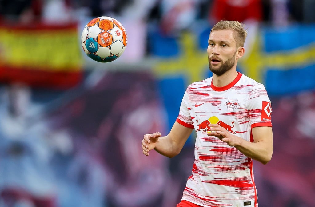 Leipzigs Spieler Konrad Laimer am Ball.