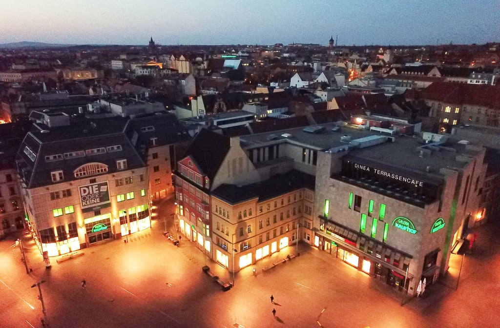 Was wird aus den beiden Häusern auf dem Markt in Halle, die jetzt noch von Galeria Karstadt Kaufhof genutzt werden?