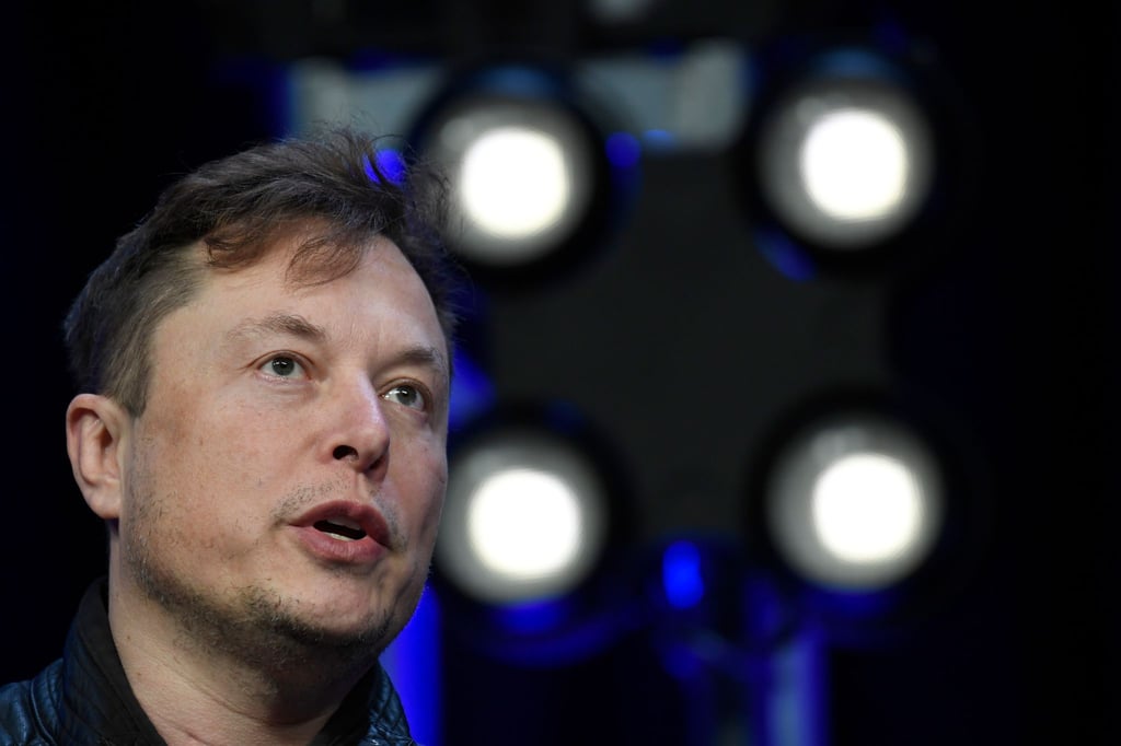 Elon Musk ist reich und exzentrisch.