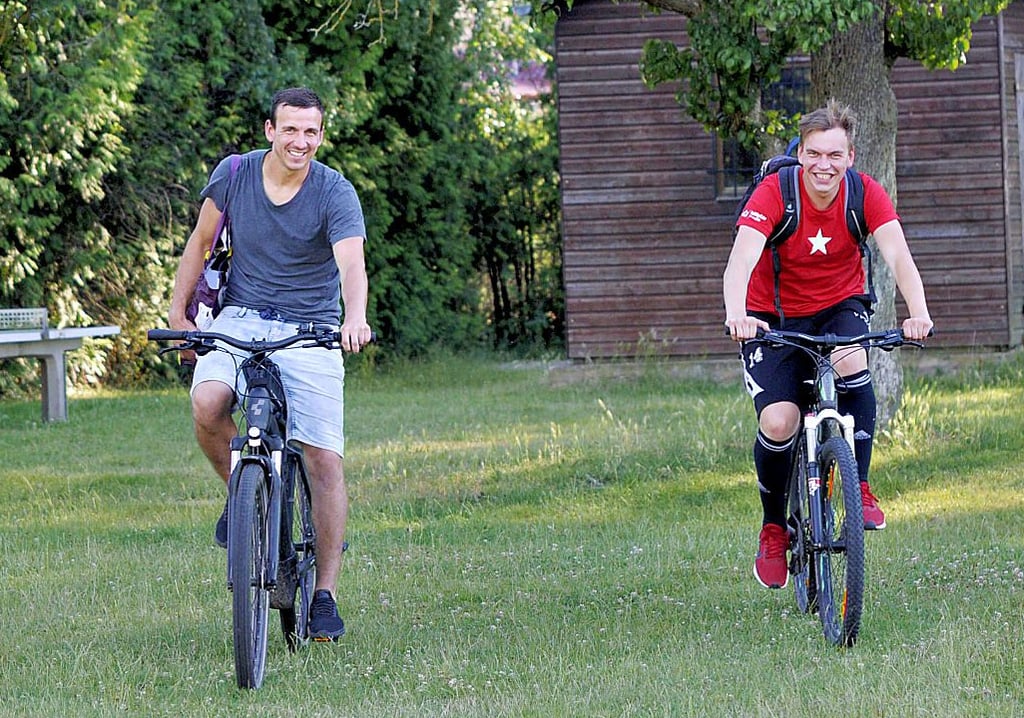 Albert (links) und Stephan Reinicke kommen oft zum Training nach Baumersroda geradelt - Letzterer sogar von Naumburg aus!