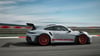 Für die Rennstrecke gemacht: Der neue Porsche 911 GT3 RS erreicht durch aktive Elemente an der Front und den großen Heckflügel einen dreimal größeren Anpressdruck als das GT3-Grundmodell.