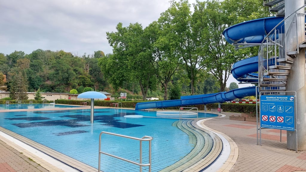 Im Freibad Hettstedt hatten sich insgesamt acht Kinder verletzt. Das Bad wurde daraufhin geschlossen um die Ursache zu finden.