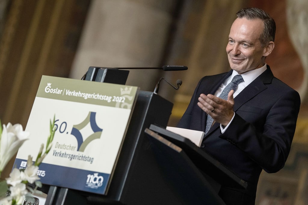 Volker Wissing (FDP), Bundesminister für Digitales und Verkehr, spricht bei der Eröffnung zum 60. Deutschen Verkehrsgerichtstag in Goslar.