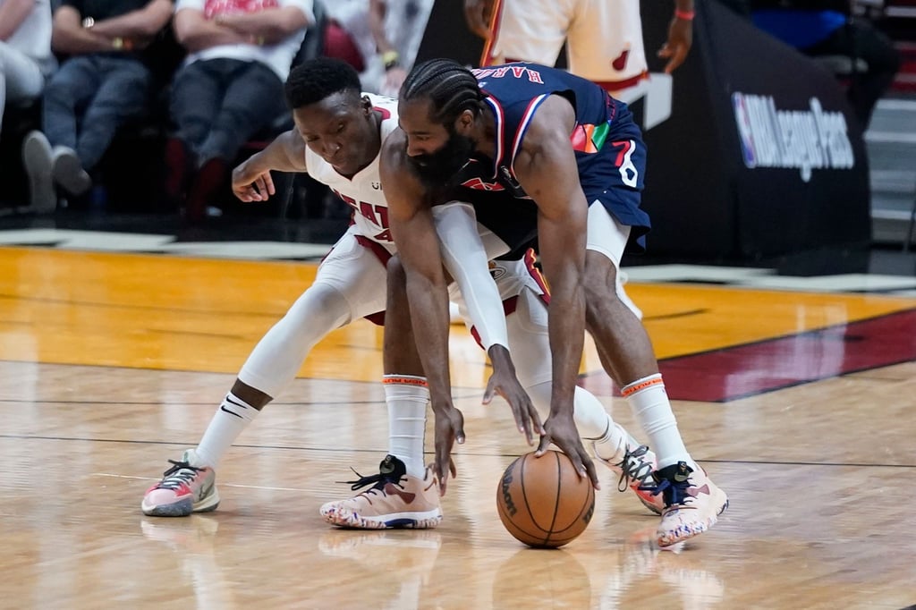 Die neue Saison der NBA beginnt mit Spielen der letztjährigen Finalisten Golden State Warriors und Boston Celtics.