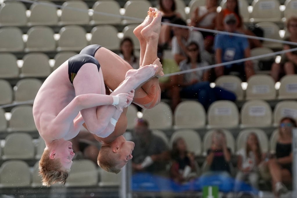 Timo Barthel (r) und Jaden Eikermann konnten Bronze im Synchronspringen vom Turm gewinnen.