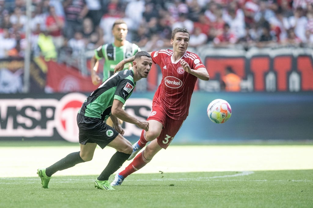Traf gleich zweimal für Fürth: Branimir Hrgota (l).