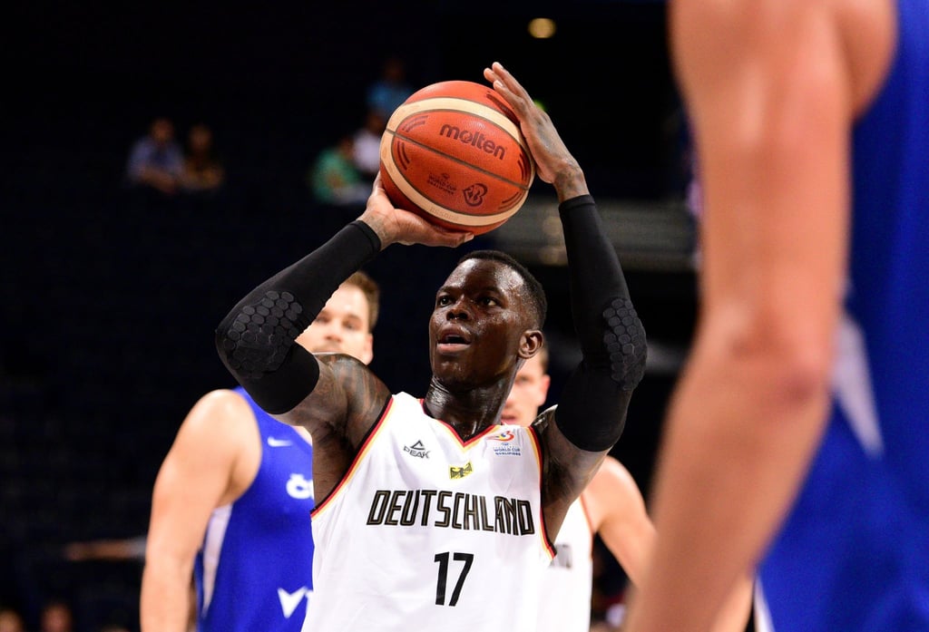 Dennis Schröder knickte kurz vor Spielende unglücklich um.