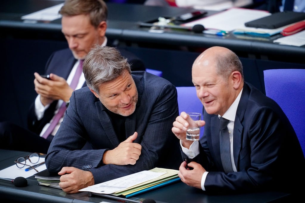 Wer kann mit wem? Christian Lindner (l), Robert Habeck (M) und Kanzler Olaf Scholz.