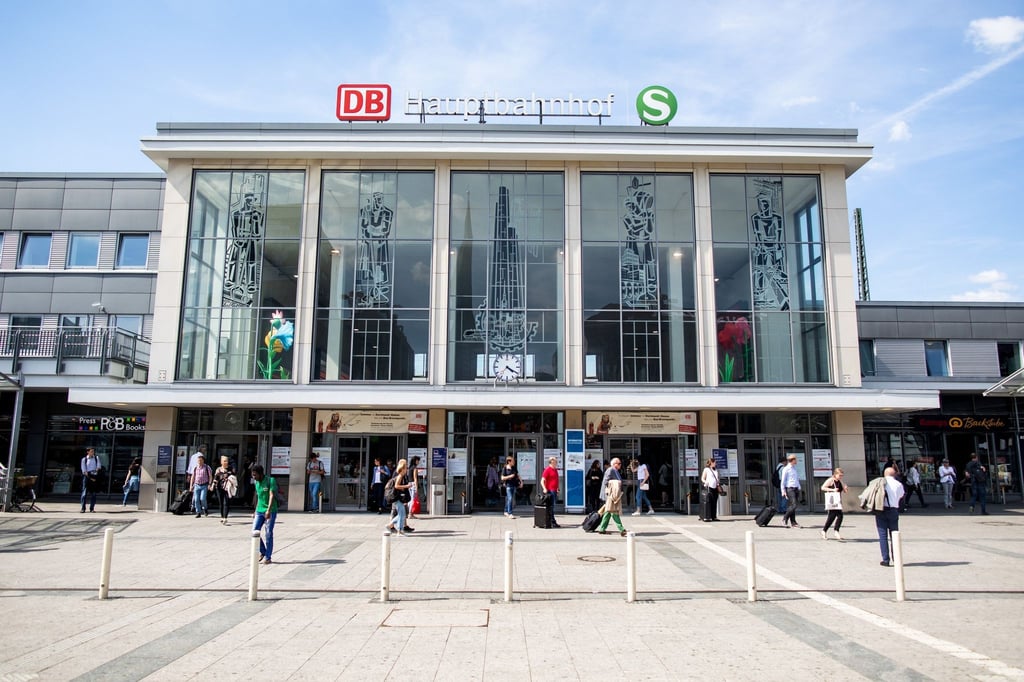 Der Dortmunder Hauptbahnhof bleibt voraussichtlich bis Samstagabend für Züge gesperrt (Archivbild).