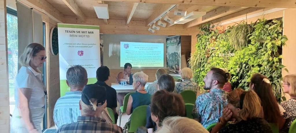 Gartenexpertin Ruth Schwarzer referiert bei der Landesgartenschau in Beelitz. Unter anderem spricht sie auch zum Thema essbare Blüten.