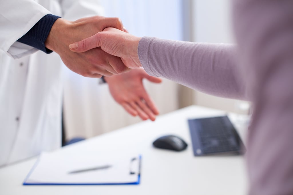 In Sachsen -Anhalt sind schon heute 300 Arztstellen unbesetzt. Anreize sollen die vorhandenen Mediziner seit 2019 bewegen, Neupatienten zu behandeln. Jetzt aber steht die Regelung auf der Kippe.