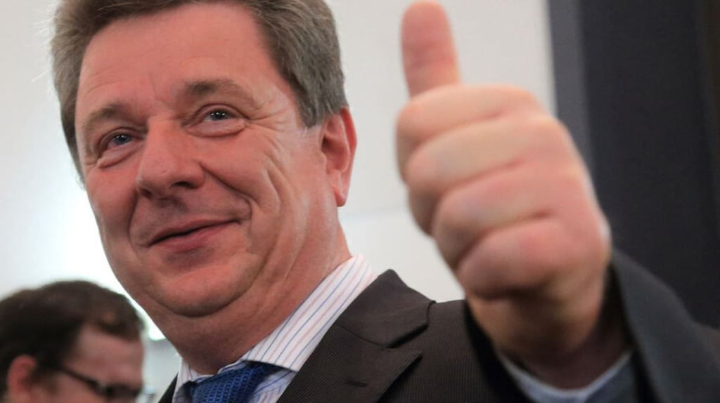 Für Intel: Der ehemalige Magdeburger Oberbürgermeister ist wieder bei der Stadt unter Vertrag. Er soll als Berater die Zusammenarbeit mit Land und Umlandgemeinden fördern, heißt es. Symbolbild:
