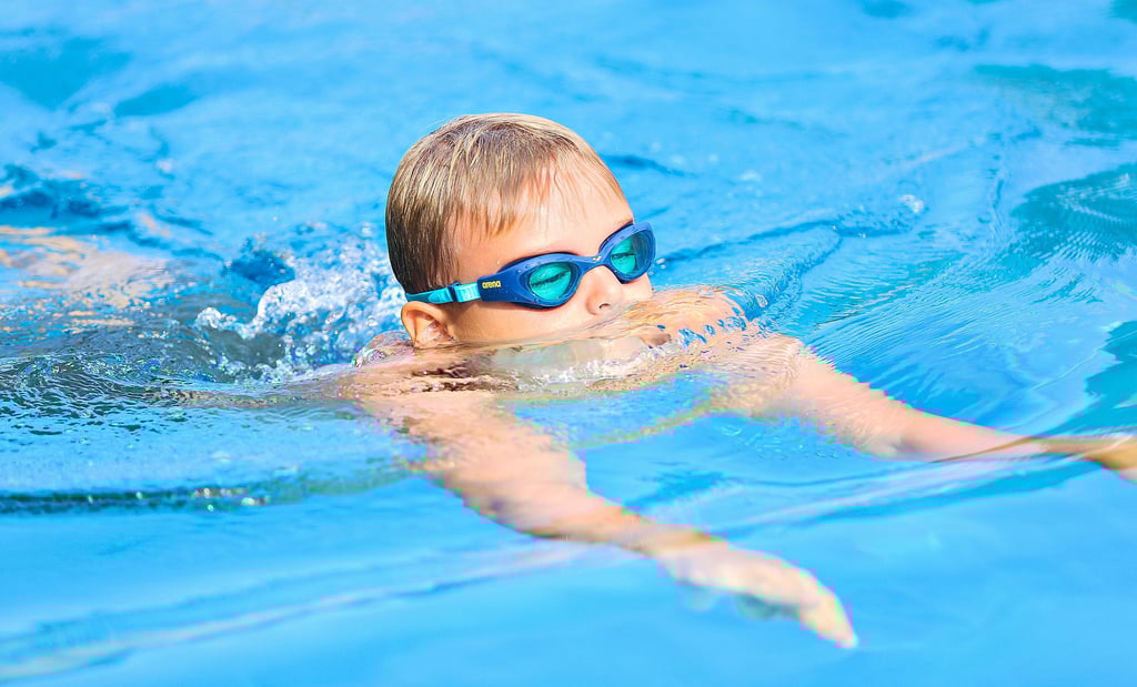 Beim 24-Stunden-Schwimmen im Querfurter Stadtbad begaben sich große und kleine Sportler ins Wasserbecken und sammelten gemeinsam Meter.
