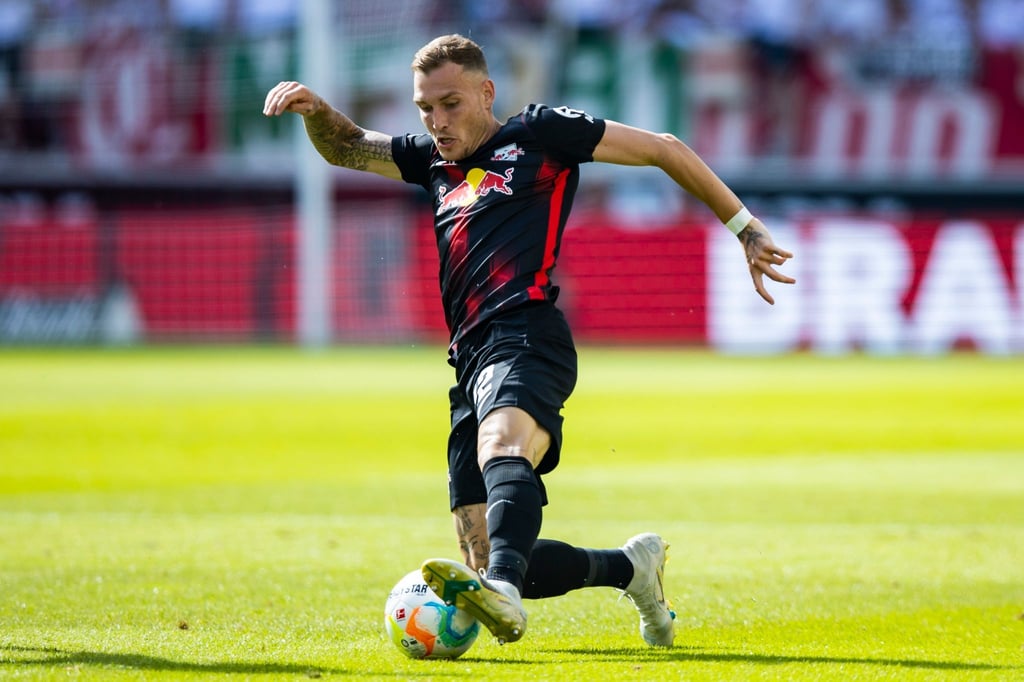 Er macht es mit Köpfchen: Fußball-Profi David Raum hat für seinen schnellen Aufstieg zum Nationalspieler vor allem seine mentale Einstellung verantwortlich gemacht.
