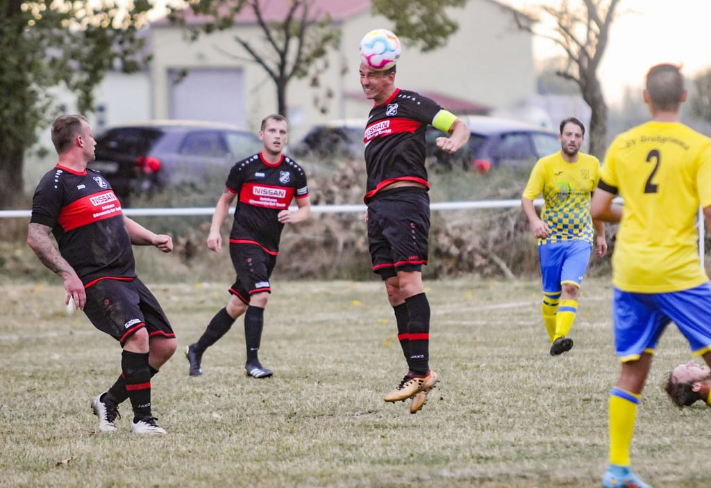 Bleibt zum Kreisoberliga-Saisonauftakt am Freitagabend in Baumersroda ohne Torerfolg: Goalgetter und Kapitän des gastgebenden BSV, Albert Reinicke. 