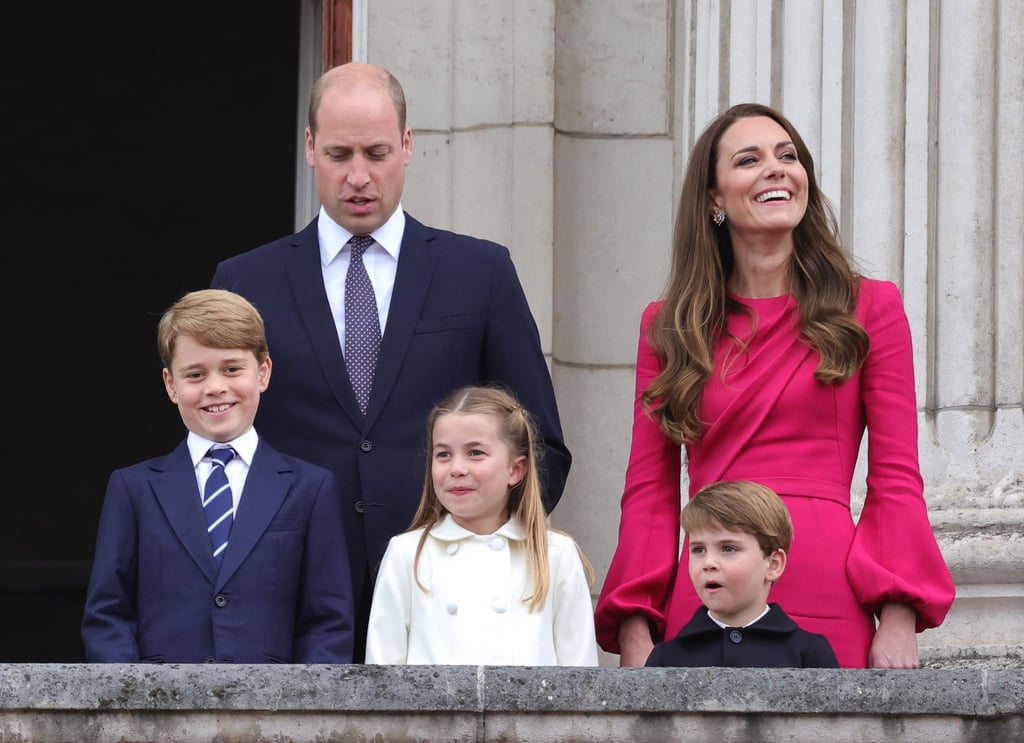 Prinz George (l-r), Prinz William, Prinzessin Charlotte, Prinz Louis und Herzogin auf dem Balkon des Buckingham Palast.