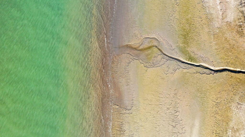 Wegen der anhaltenden Trockenheit führen viele Flüsse in China deutlich weniger Wasser. So auch der Jangtse, der drittlängste Fluss der Welt.