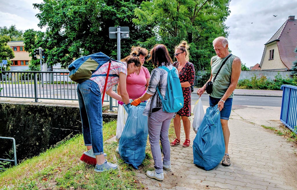 Gegen Mittag ist schon einiges zusammengekommen bei der Müllsammel-Aktion der Wittenberger Ukrainer.